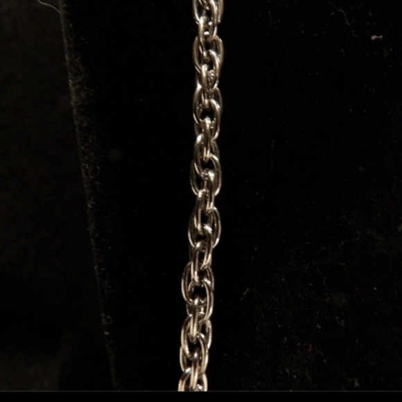 Vintage ROYAL Rhinestones Eagle Pendant Silver tone Necklace - Picture 6 of 7